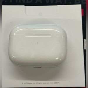 Wireless Earbuds Charging Case - White AirPods Pro (2nd Generation)